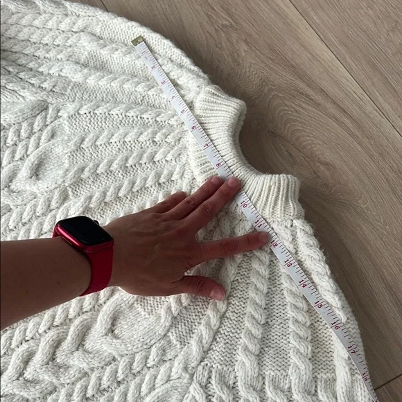 H&M White Cable Knit Crew Neck Sweater - Picture 4 of 8